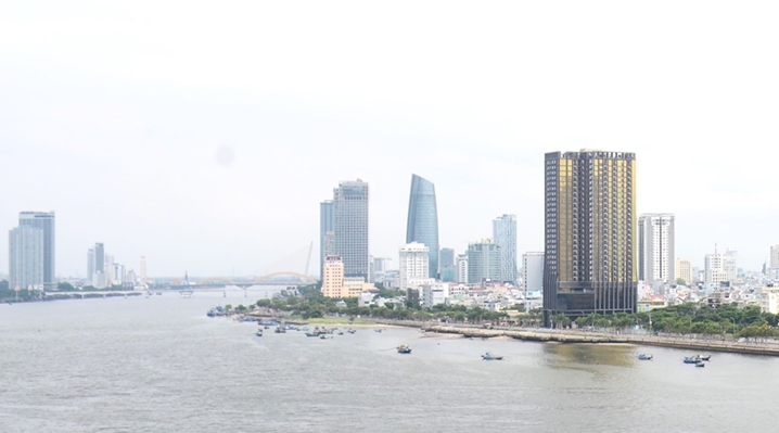 岘港 50年解放后的今日